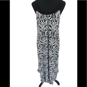 Studio Donatella black/ white abstract print nightgown with straps, size S.
